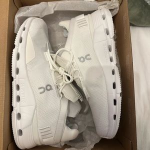 New on cloud nova all white comes with box